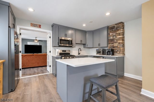 714 W Scott Ave, Rahway City, NJ 07065