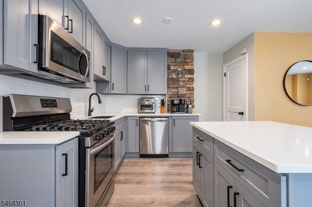 714 W Scott Ave, Rahway City, NJ 07065
