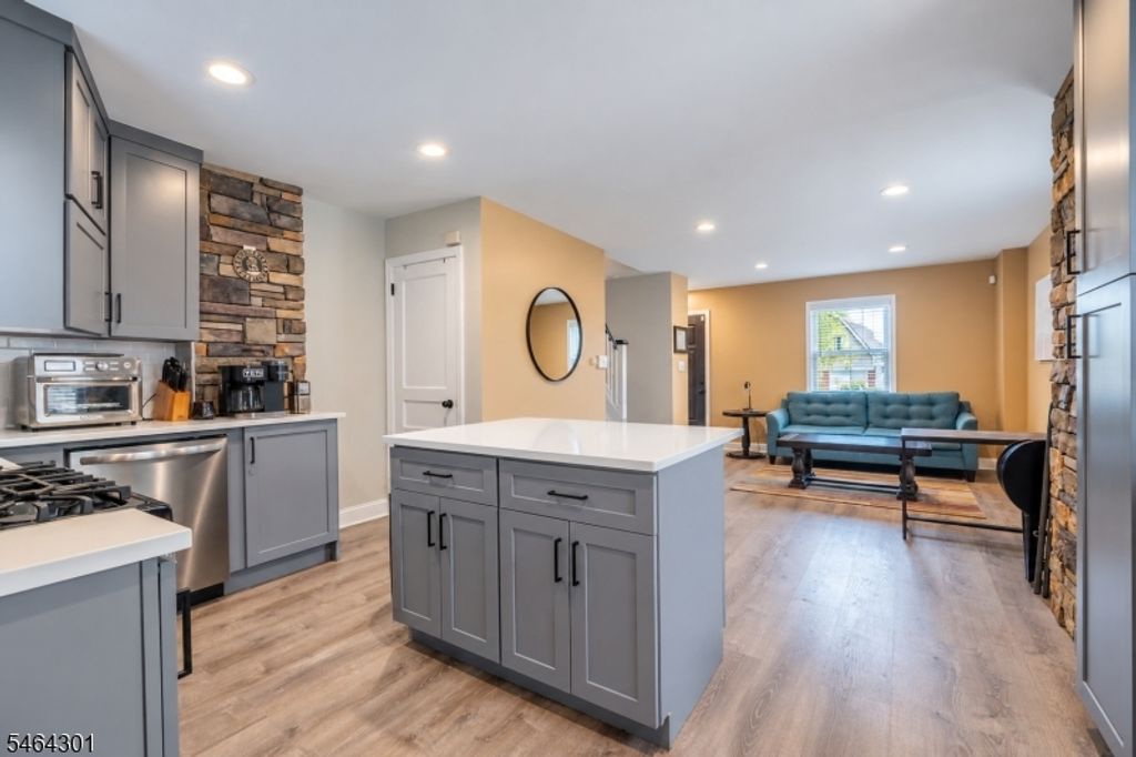 714 W Scott Ave, Rahway City, NJ 07065 — photo 5