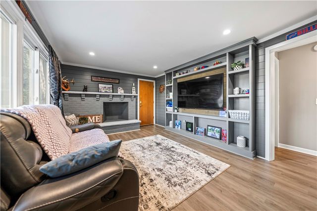 32 Westerloe Ave, Brighton, NY 14620