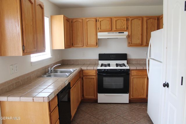 10937 CATTLE RANCH Street, El Paso, TX 79934