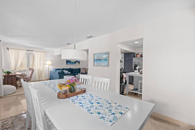 224 N Gordon Road, Fort Lauderdale, FL 33301