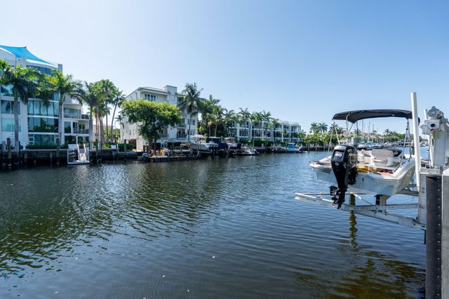224 N Gordon Road, Fort Lauderdale, FL 33301