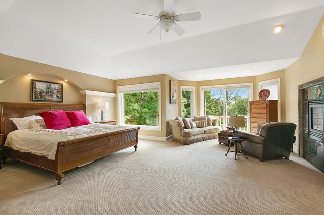 18815 Bearpath Trail, Eden Prairie, MN 55347