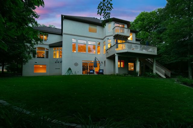 18815 Bearpath Trail, Eden Prairie, MN 55347