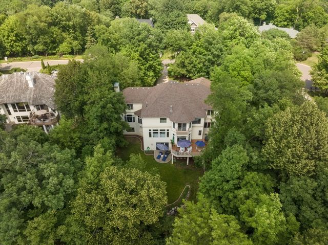 18815 Bearpath Trail, Eden Prairie, MN 55347