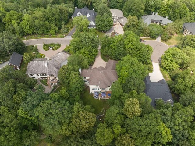 18815 Bearpath Trail, Eden Prairie, MN 55347