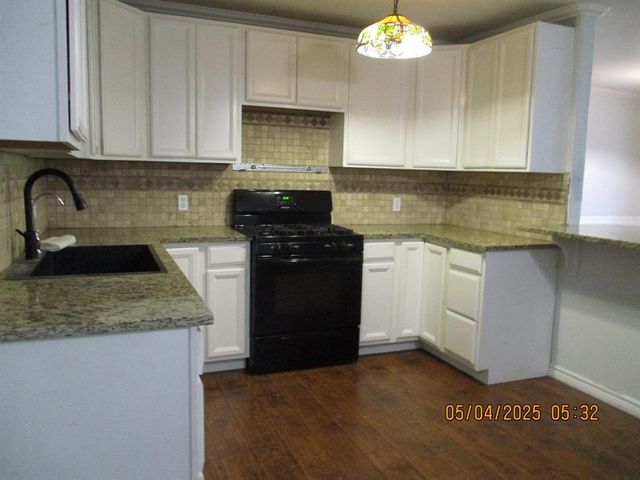 4015 County Road 450 Road, West Columbia, TX 77486