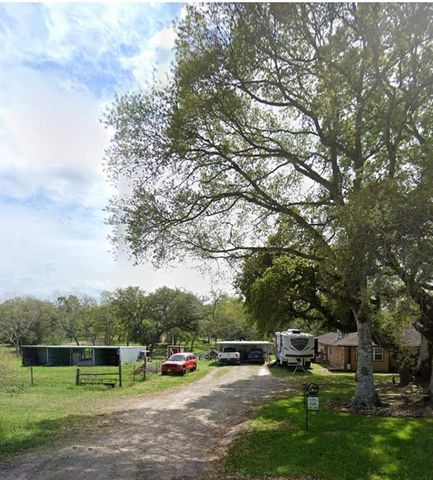 4015 County Road 450 Road, West Columbia, TX 77486