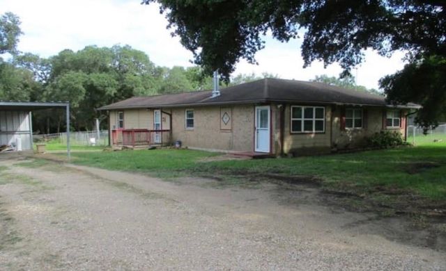 4015 County Road 450 Road, West Columbia, TX 77486