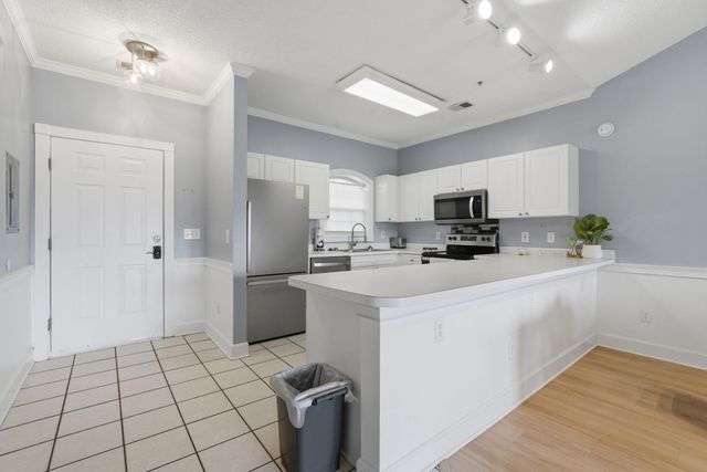 4864 Carnation Cir Apt 302, Myrtle Beach, SC 29577