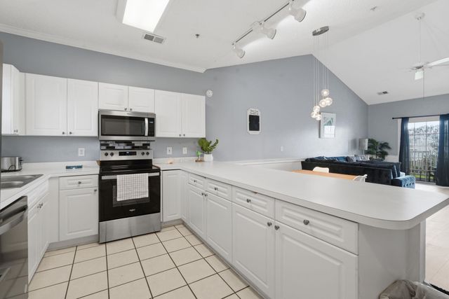4864 Carnation Cir Apt 302, Myrtle Beach, SC 29577