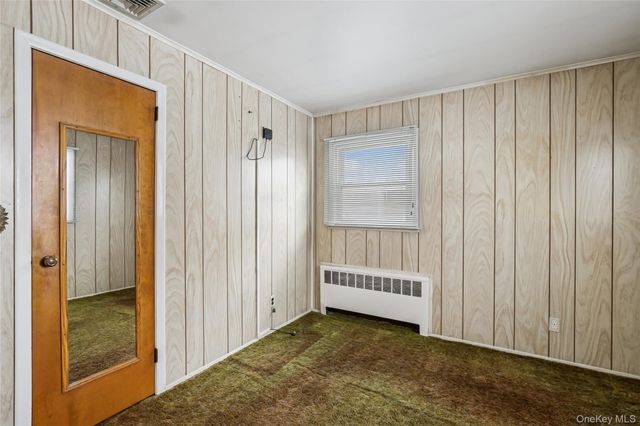 8 Carlton Place, Hicksville, NY 11801