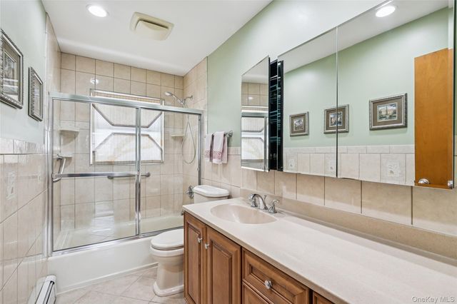 8 Carlton Place, Hicksville, NY 11801