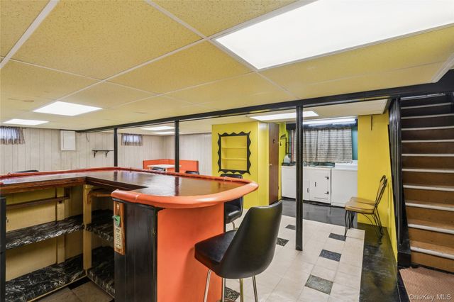 8 Carlton Place, Hicksville, NY 11801