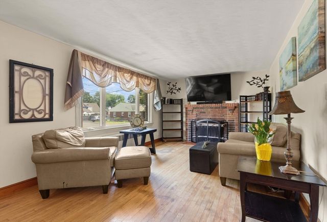 24 Taylor Rd, Lynn, MA 01904