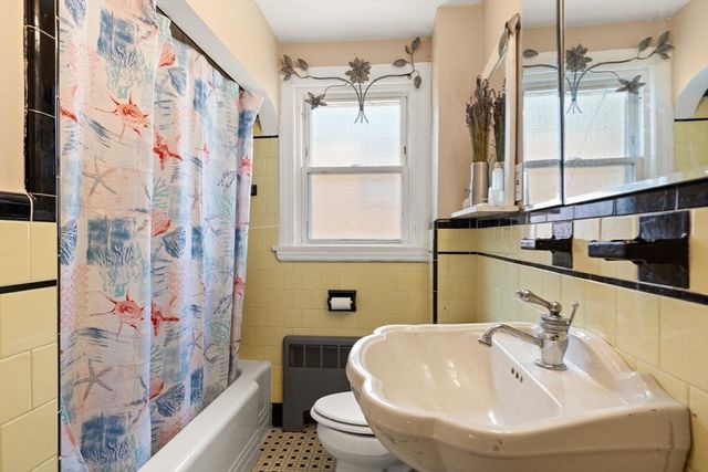 24 Taylor Rd, Lynn, MA 01904