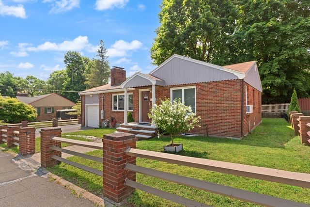 24 Taylor Rd, Lynn, MA 01904