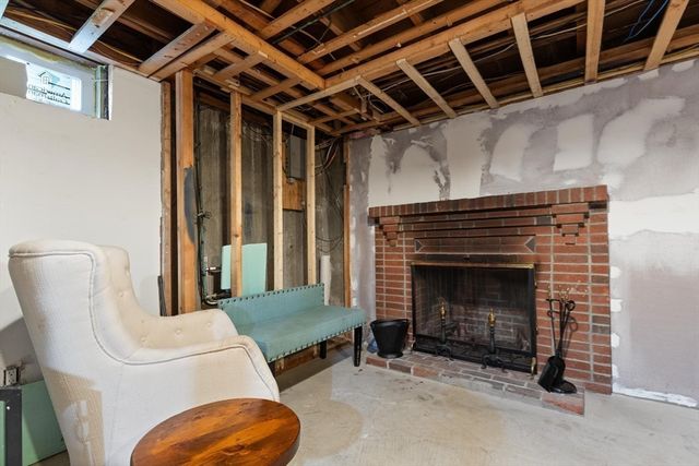 24 Taylor Rd, Lynn, MA 01904