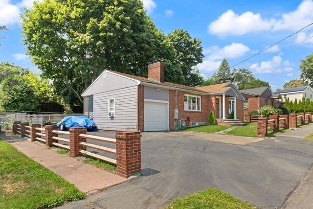24 Taylor Rd, Lynn, MA 01904