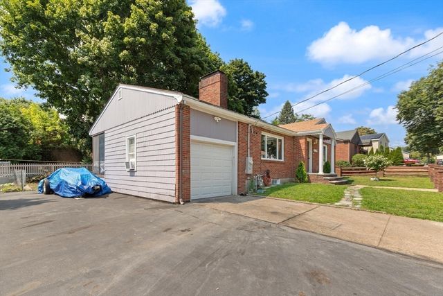 24 Taylor Rd, Lynn, MA 01904