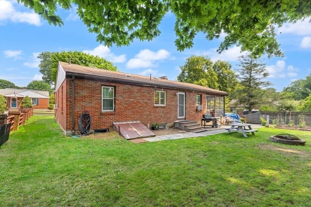 24 Taylor Rd, Lynn, MA 01904