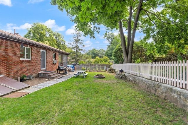 24 Taylor Rd, Lynn, MA 01904