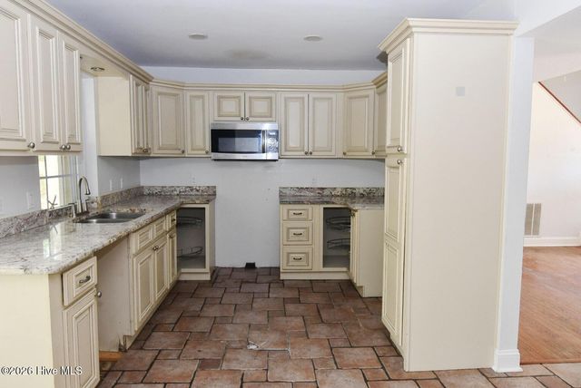 104 Brenton Place, Jacksonville, NC 28540