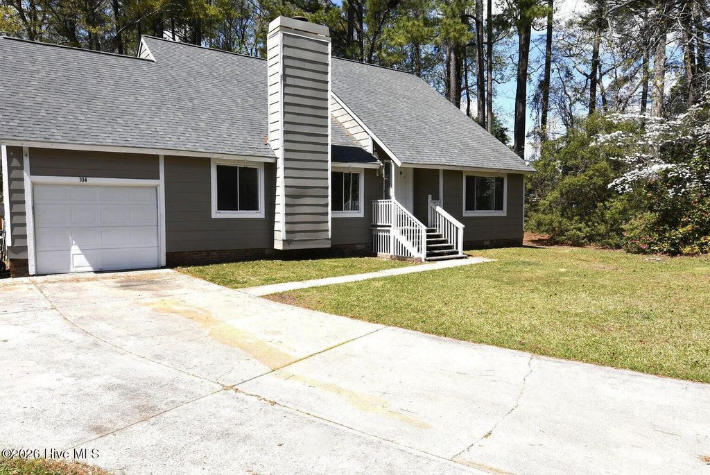 104 Brenton Place, Jacksonville, NC 28540