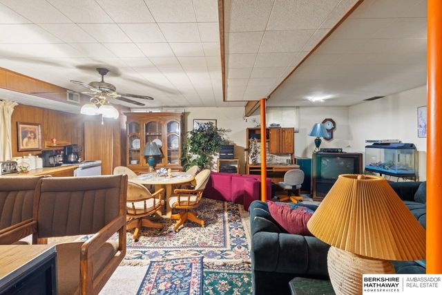 3521 Laurel Avenue, Omaha, NE 68111