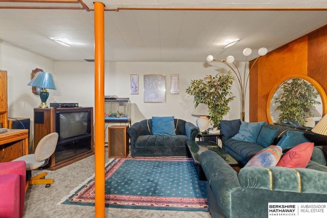 3521 Laurel Avenue, Omaha, NE 68111