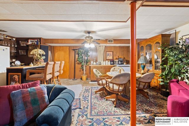 3521 Laurel Avenue, Omaha, NE 68111