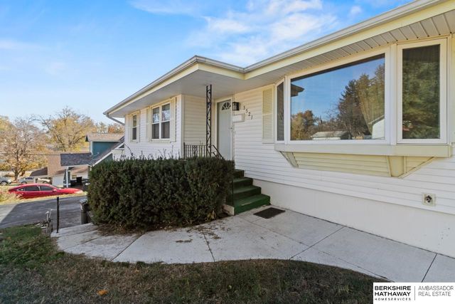 3521 Laurel Avenue, Omaha, NE 68111