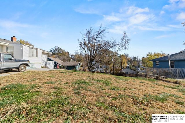 3521 Laurel Avenue, Omaha, NE 68111