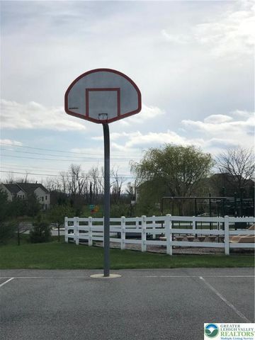 8514 Gateway Road, Upper Macungie Twp, PA 18031