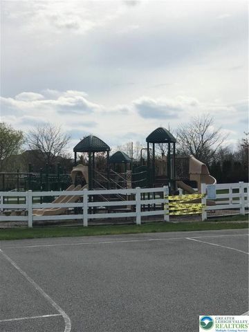 8514 Gateway Road, Upper Macungie Twp, PA 18031