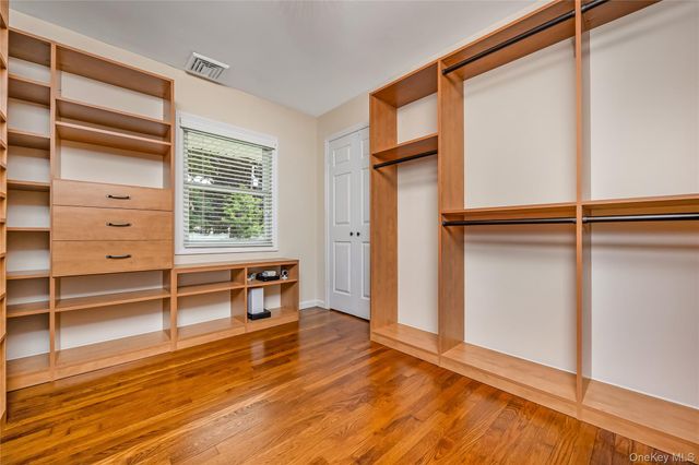 15 Dewey Road, Commack, NY 11725