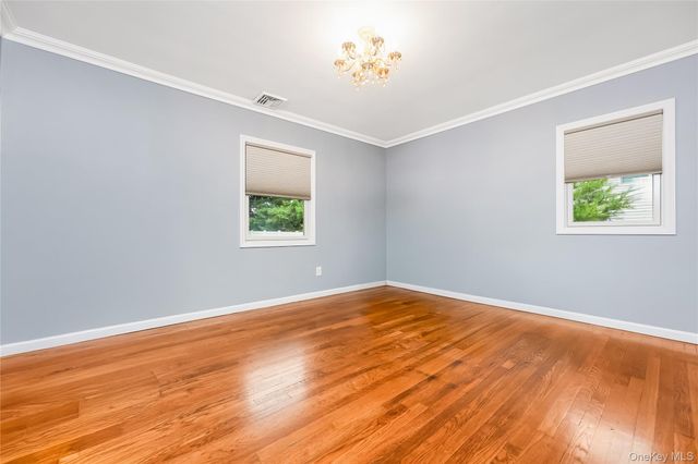 15 Dewey Road, Commack, NY 11725