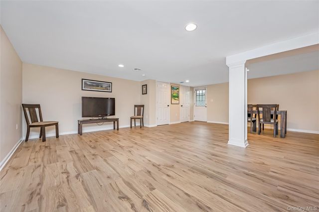 15 Dewey Road, Commack, NY 11725