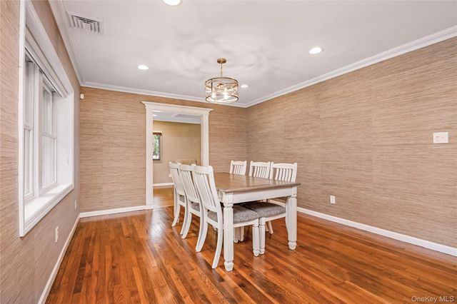 15 Dewey Road, Commack, NY 11725