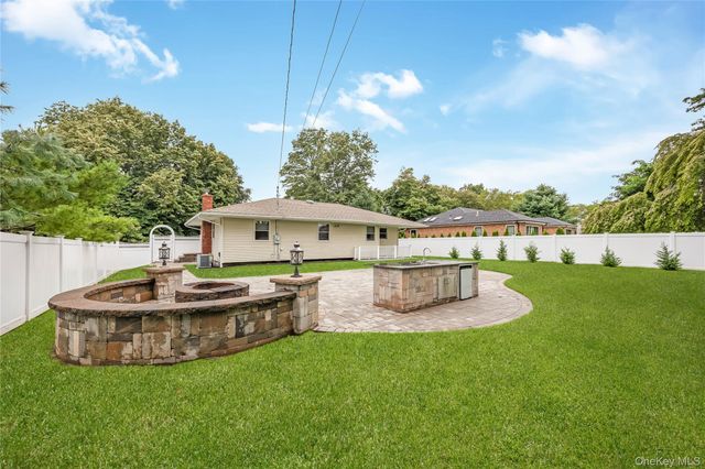 15 Dewey Road, Commack, NY 11725