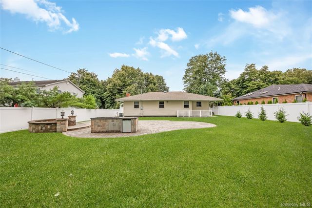 15 Dewey Road, Commack, NY 11725