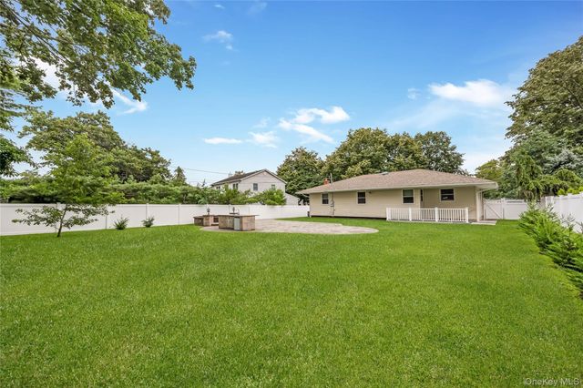 15 Dewey Road, Commack, NY 11725