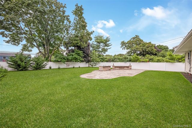 15 Dewey Road, Commack, NY 11725