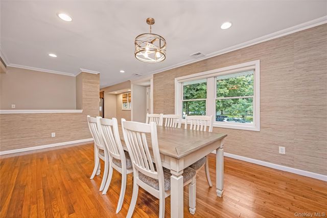 15 Dewey Road, Commack, NY 11725