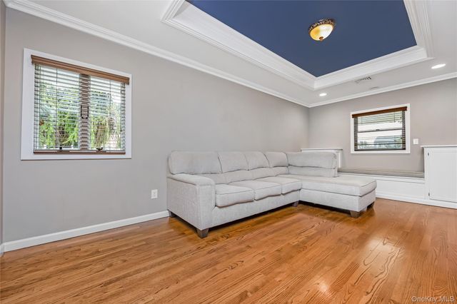 15 Dewey Road, Commack, NY 11725