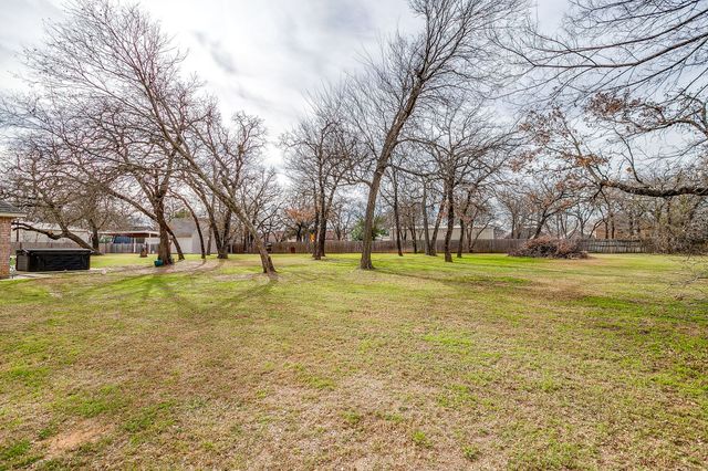 2340 Redstone Road, Burleson, TX 76028