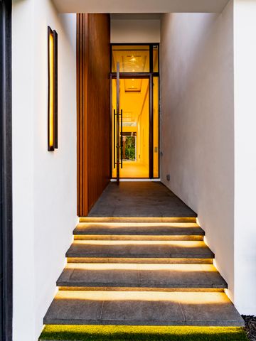 505 SE Atlantic Drive, Lantana, FL 33462