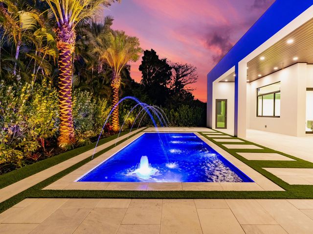 505 SE Atlantic Drive, Lantana, FL 33462