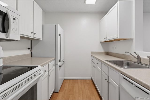 2231 S Vaughn Way 216B, Aurora, CO 80014